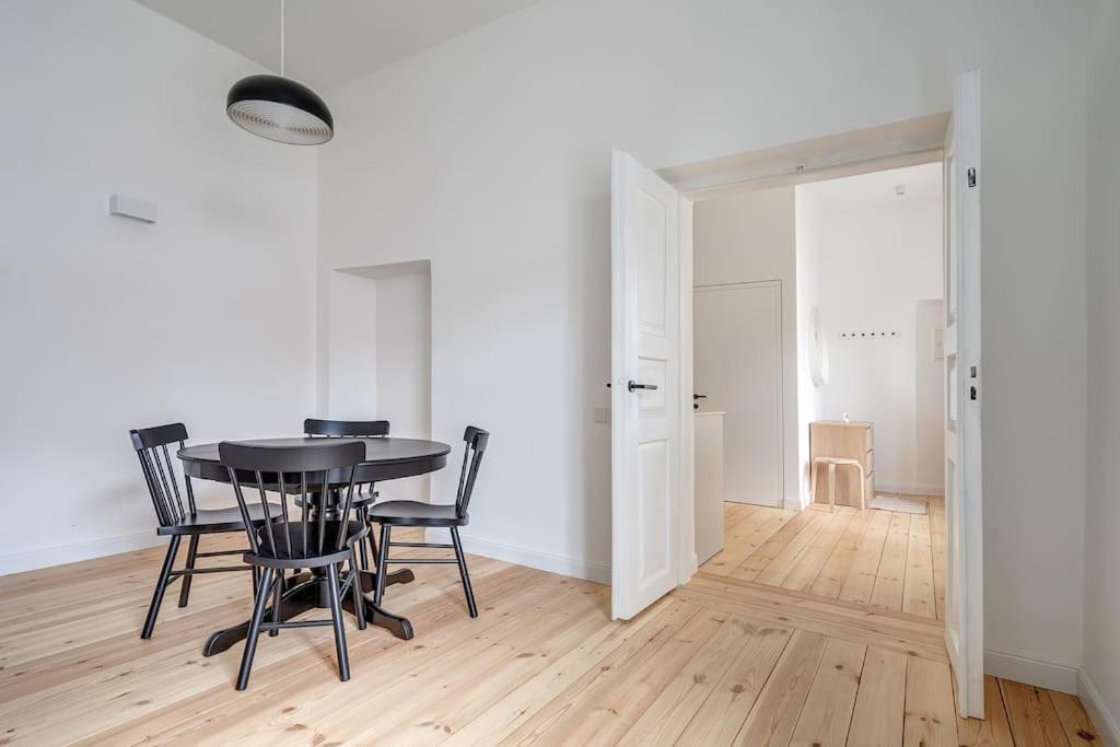 Spacious 2-Bedroom Flat In Old Town By Urban Rent 维尔纽斯 外观 照片