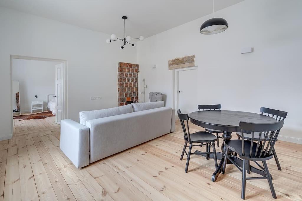 Spacious 2-Bedroom Flat In Old Town By Urban Rent 维尔纽斯 外观 照片